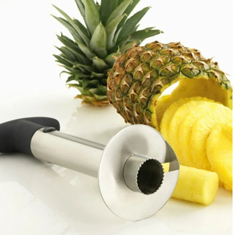 Effortlessly Slice Pineapples with Stainless Steel Cutter - Save Time in the Kitchen!